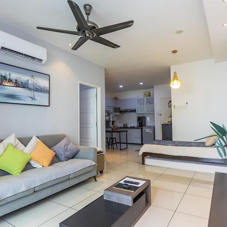Sky Suites George Town Eksteriør billede