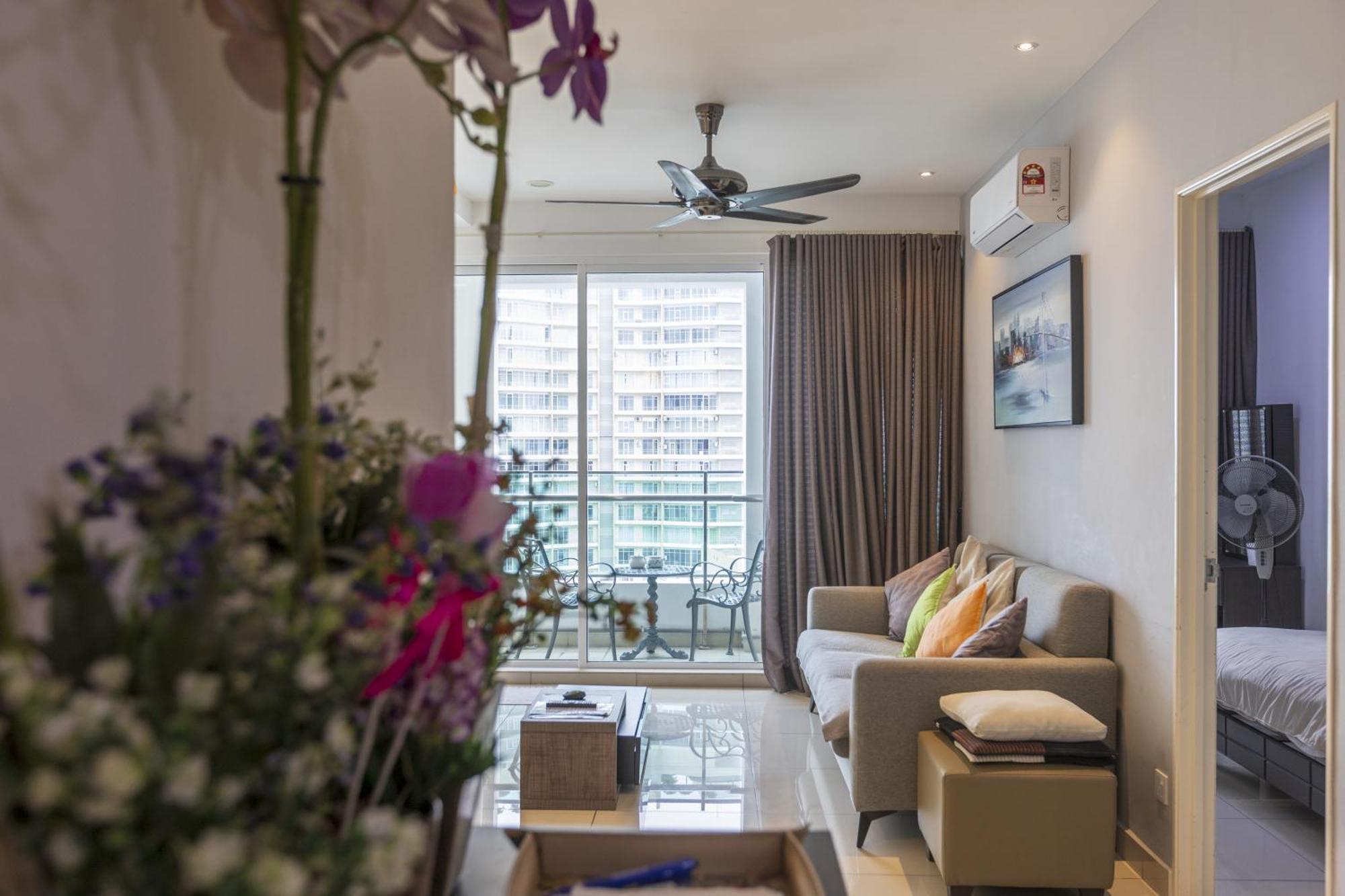 Sky Suites George Town Eksteriør billede