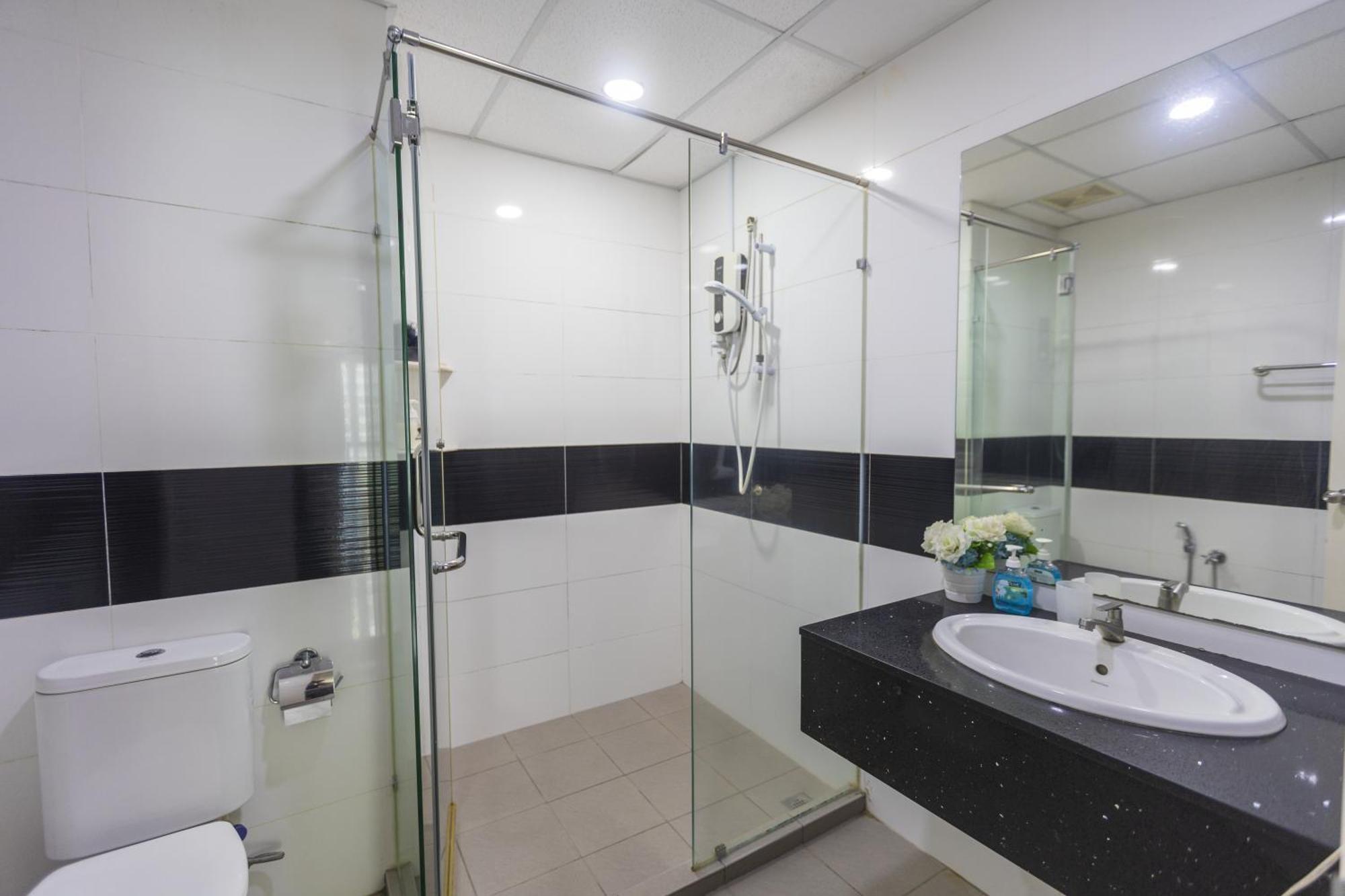 Sky Suites George Town Eksteriør billede