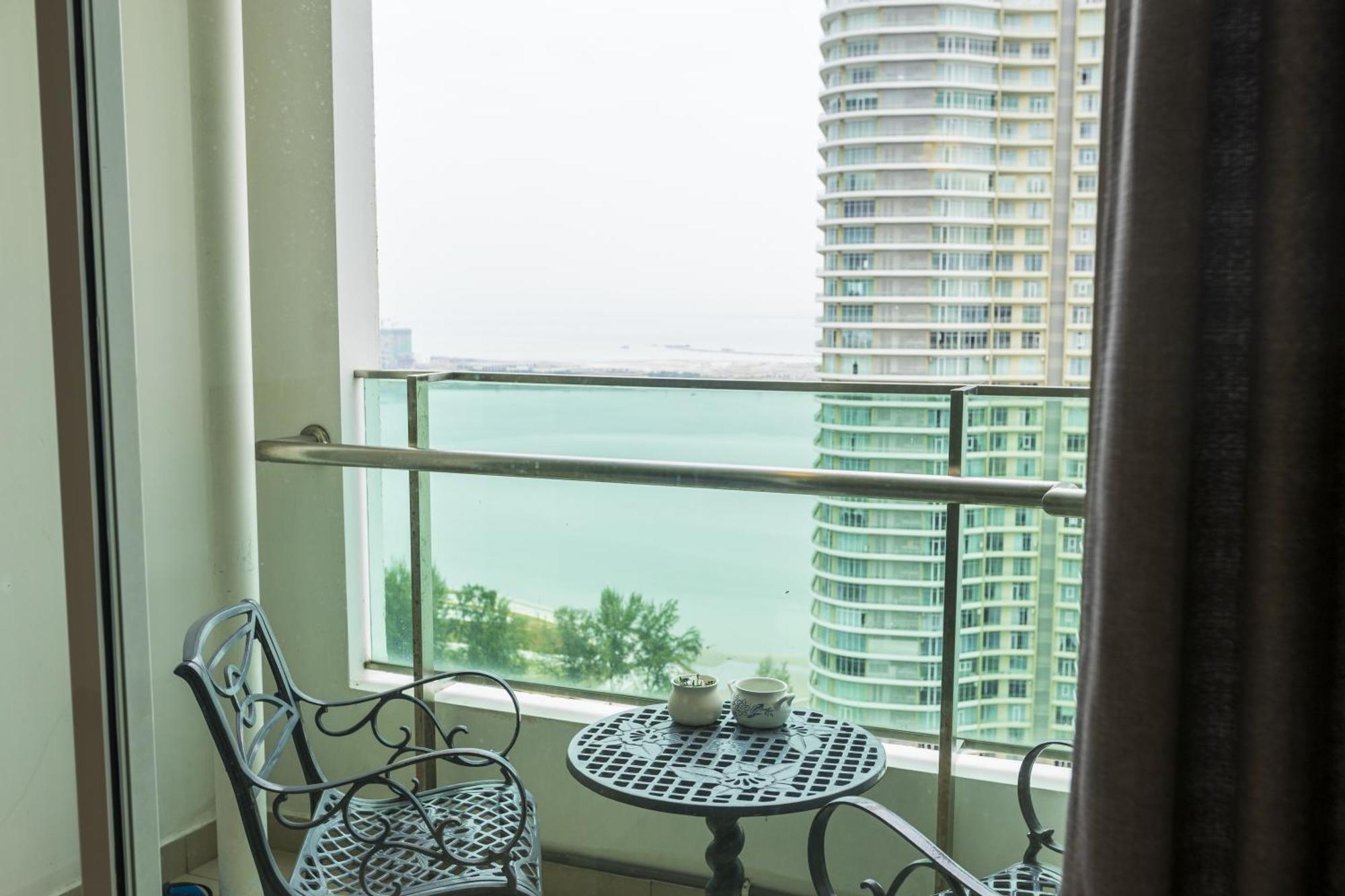 Sky Suites George Town Eksteriør billede